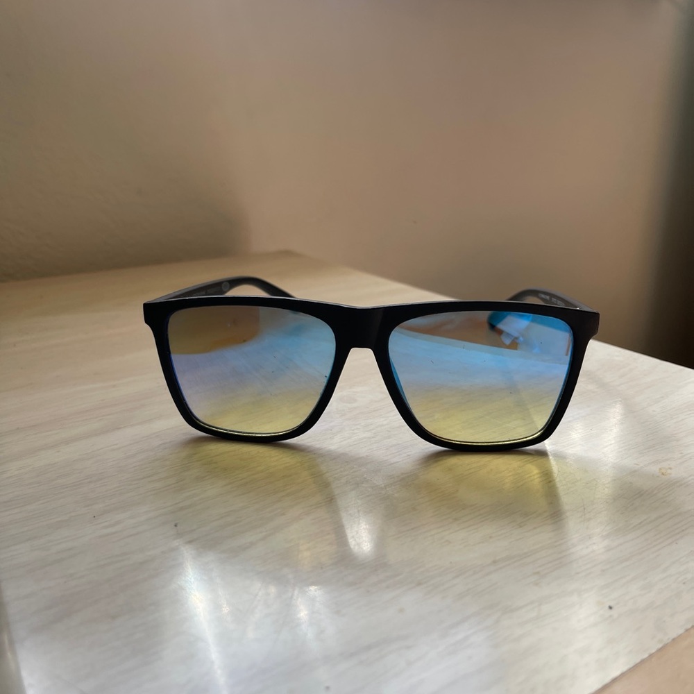 Panama Jack Stylish Black Sunglasses with Blue Lenses - Picture 2 of 6